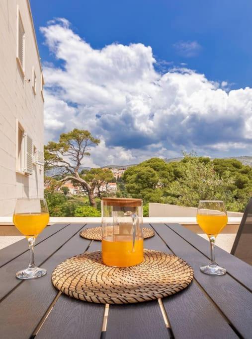 Stylish Two Bedroom Apartment&Garage Parking Place Dubrovnik Bagian luar foto