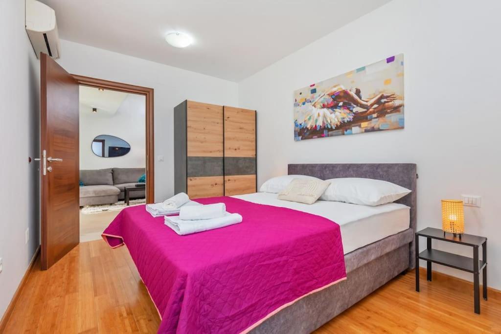 Stylish Two Bedroom Apartment&Garage Parking Place Dubrovnik Bagian luar foto
