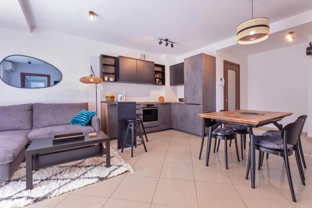 Stylish Two Bedroom Apartment&Garage Parking Place Dubrovnik Bagian luar foto