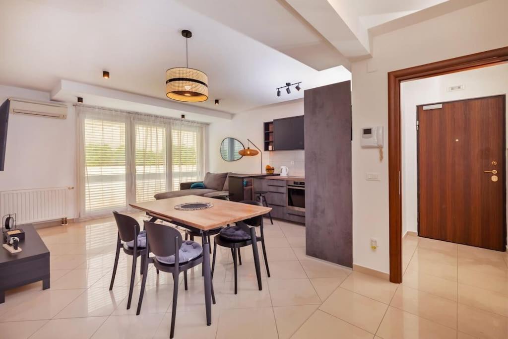 Stylish Two Bedroom Apartment&Garage Parking Place Dubrovnik Bagian luar foto