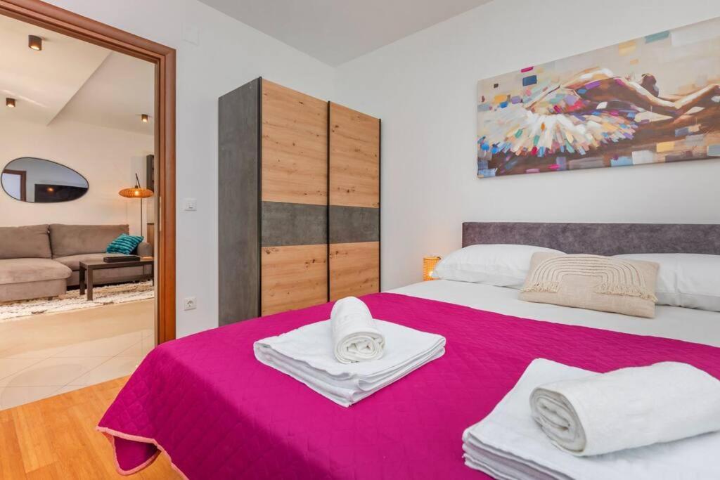 Stylish Two Bedroom Apartment&Garage Parking Place Dubrovnik Bagian luar foto